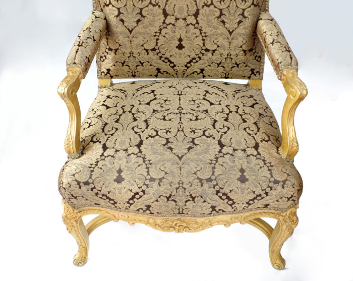 Paire fauteuils régence doré assise