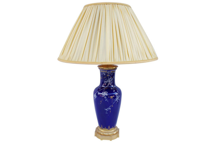 lampe bleue porcelaine prunier
