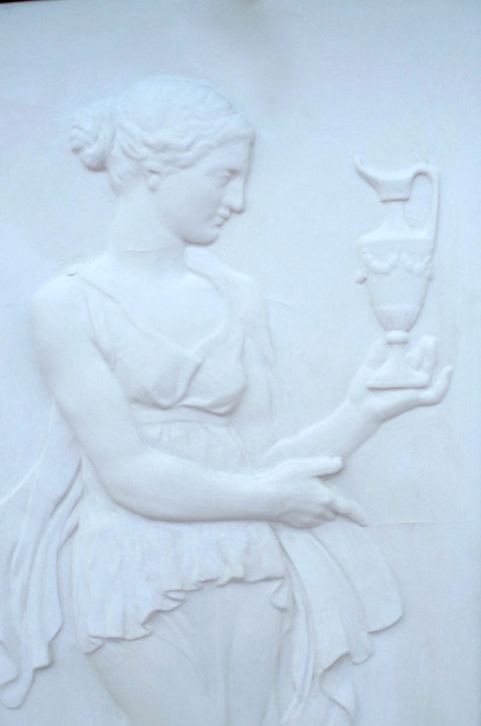 bas relief platre detail femme grecque 1