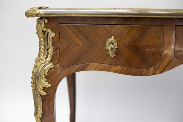 bureau plat style louis xv frisage