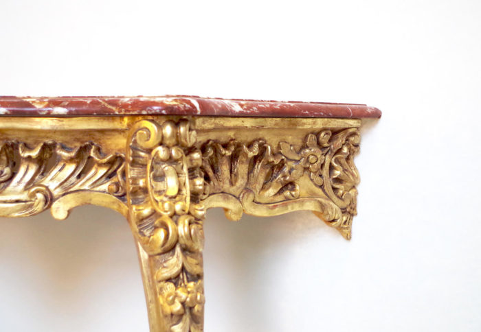 console bois dore louis xv marbre rouge detail