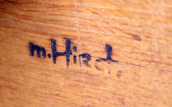 table hirch bois dore louis xv signature