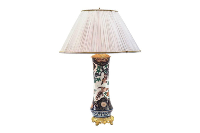 imari trumped shaped lamp