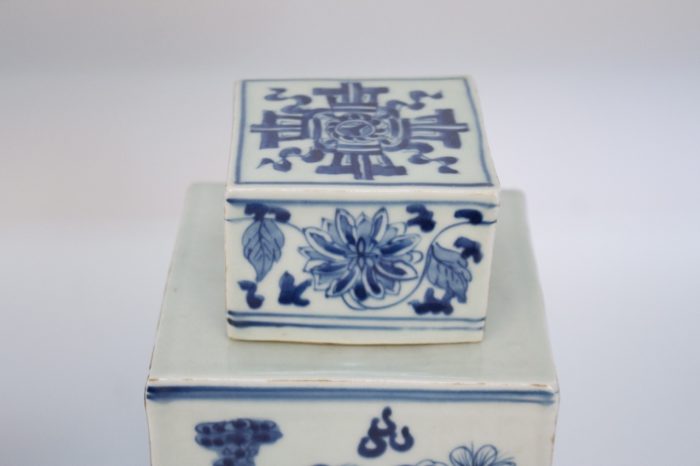 faience blue and white chinese