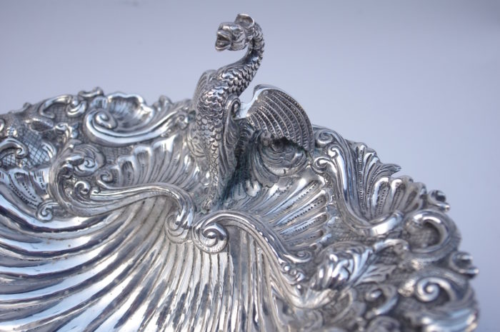 coquille centre table cygne dragon métal
