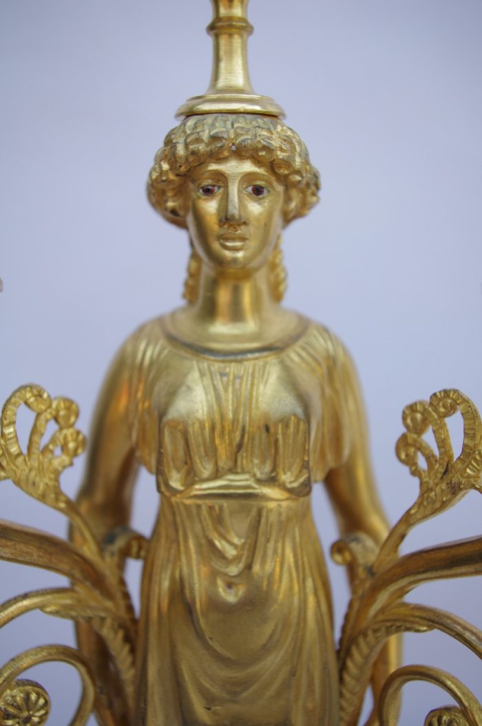 candélabres bronze marbre caryatides