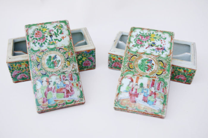 ls2562-paire-of canton porcelain boxes