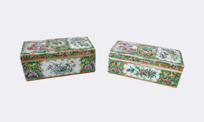 ls2562-paire-of canton porcelain boxes closed