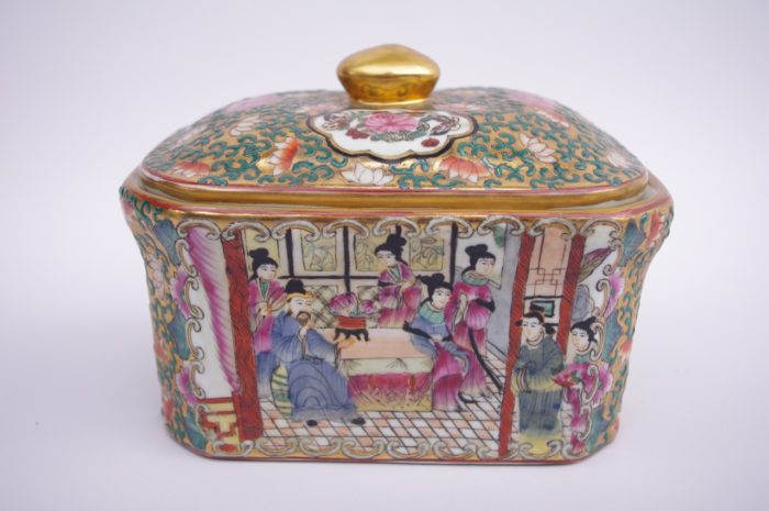 covered canton porcelain box