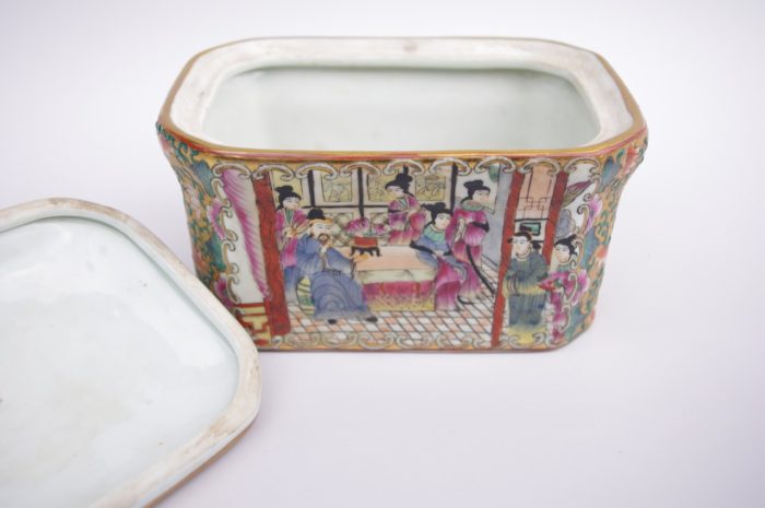 covered canton porcelain box