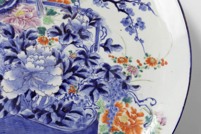 plat porcelaine blanc bleu fleurs