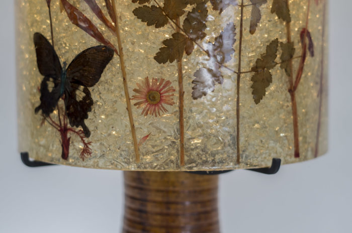 lampe accolay ceramique abat jour résine papillon