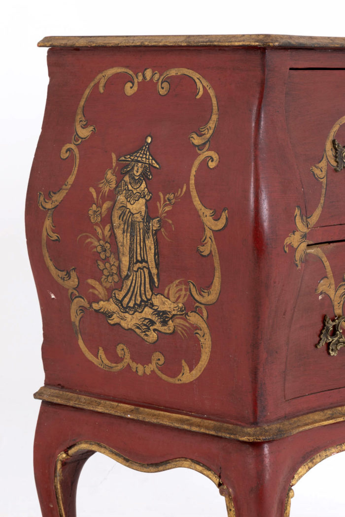 red commode detail side