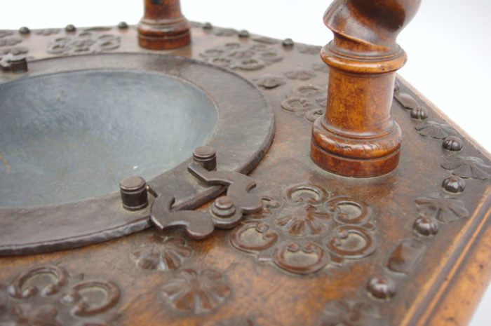 spanish brazier XVII detail 3