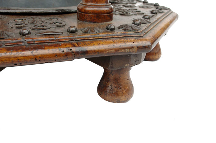 spanish brazier XVII detail leg