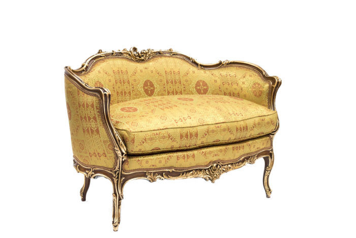 rocaille sofa gilt highlights walnut