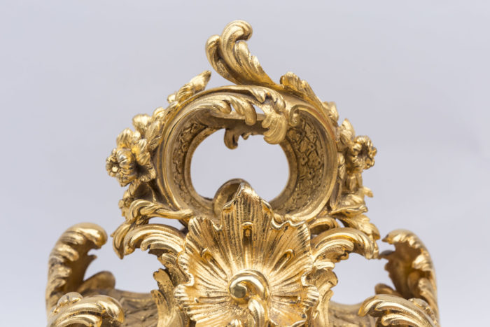 rocaille indentation mantel clock gilt bronze