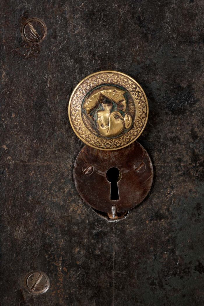 safe steel vaissier bordeaux keyhole medallion