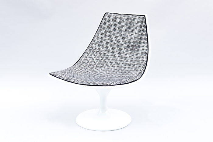 white swirl armchair 70s 3/4