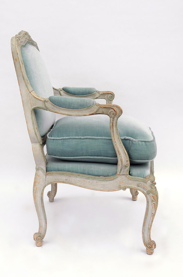 louis xv style armchair à chassis profile