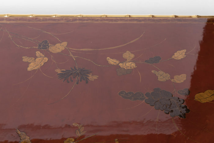 grande table basse laque rouge fleurs