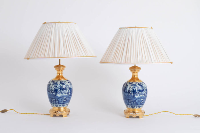 deflt earthenware lamp blue white front
