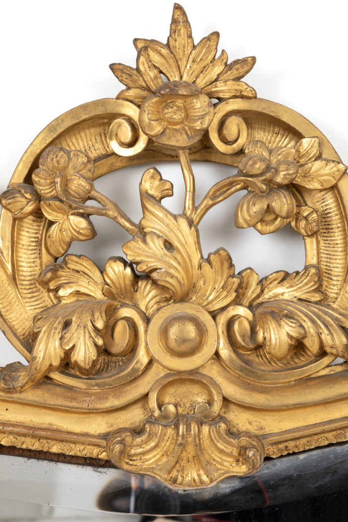 miroir doré louis xv cartouche aubépine coquille