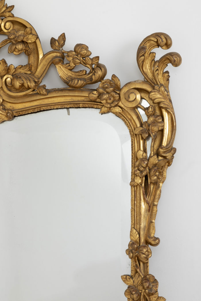 miroir doré louis xv côté volute acanthe