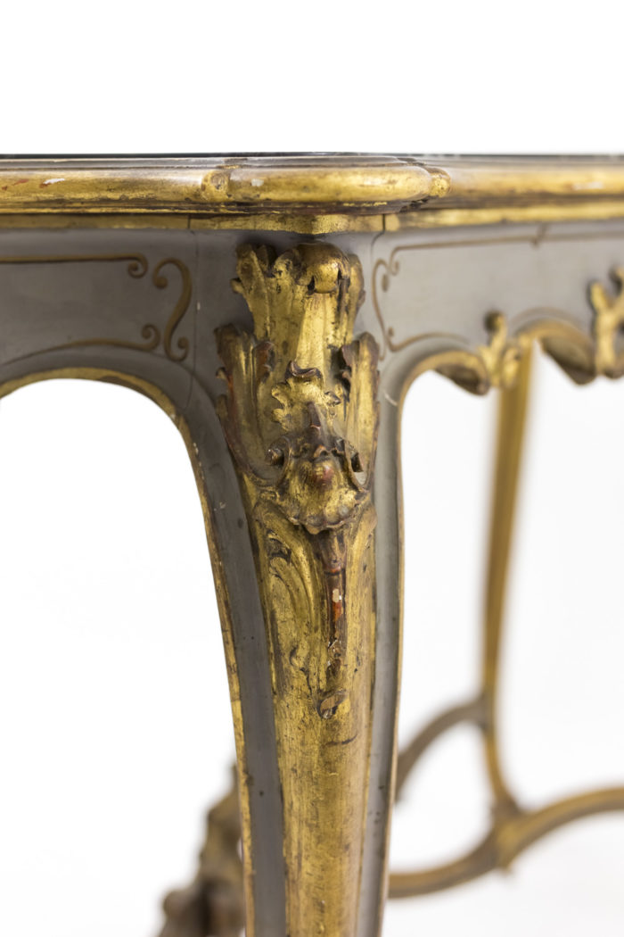 console rocaille lacquered gilt acanthus leaves leg