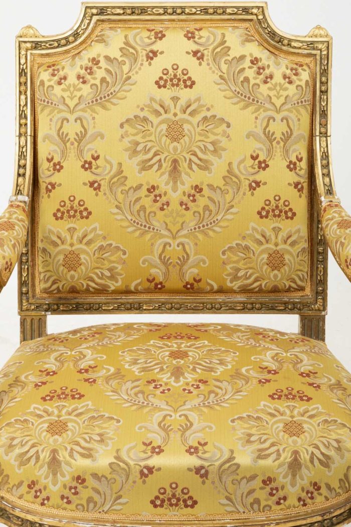 jacob fauteuils style louis xvi face dossier