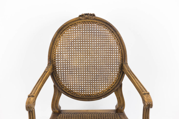 fauteuils style louis xvi dossier médaillon canné
