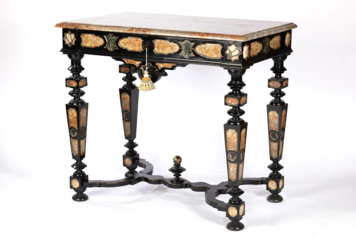 table incrustations marbre néo renaissance