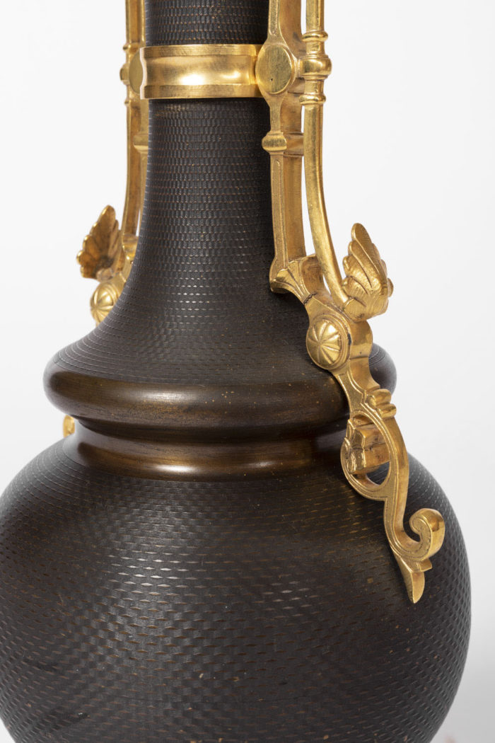 dark brown lamp gilt bronze handholds
