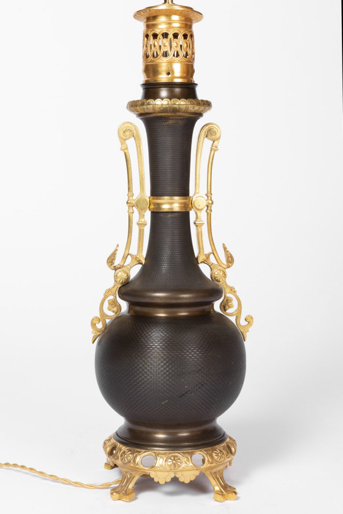 lampe tôle guillochée marron bronze doré (2)