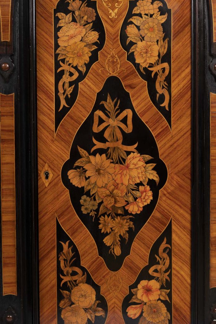 buffet marquetry flowers cartouches