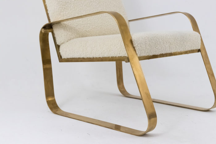 fauteuil moderne laiton doré brossé piètement