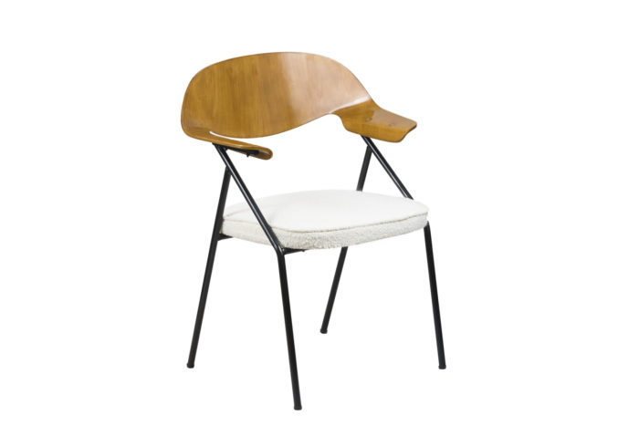 fauteuil robin day contreplaque angle