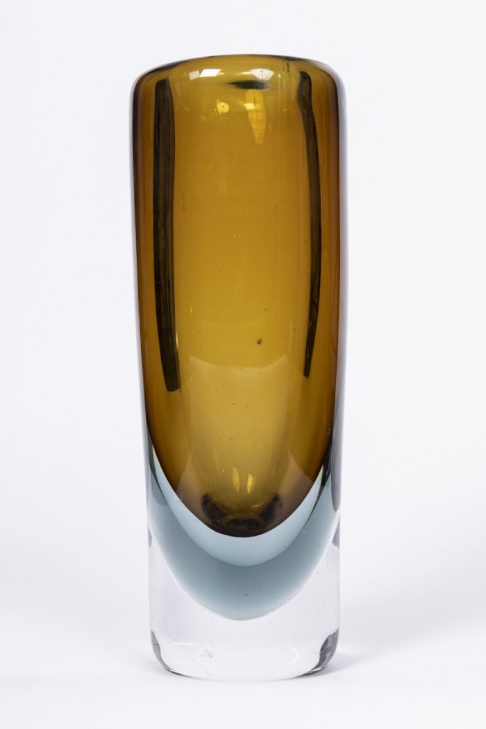 vicke lindstrand kosta vase colored glass