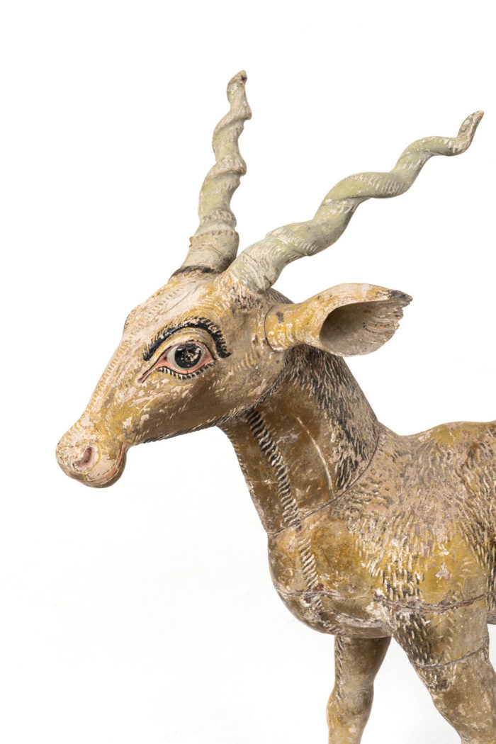 antilope-bois-sculpté-face-zoom