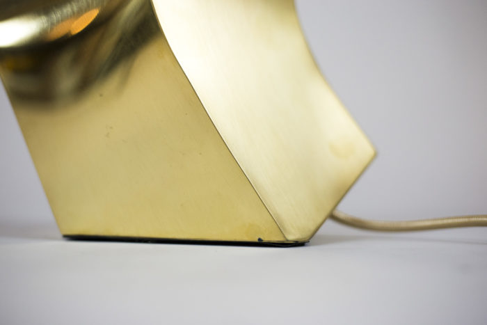 boomerang lamp detail