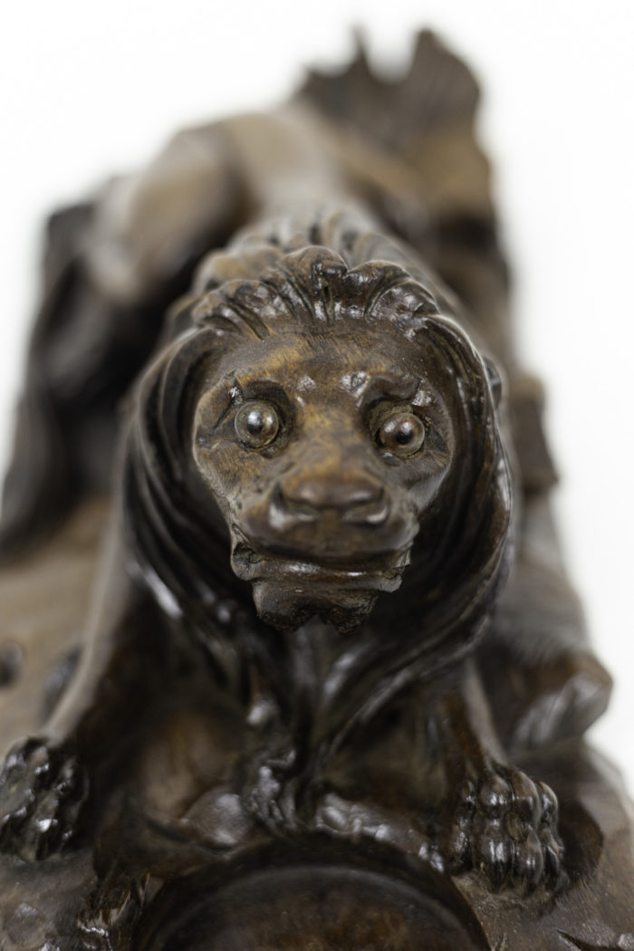 inkwell walnut lion head