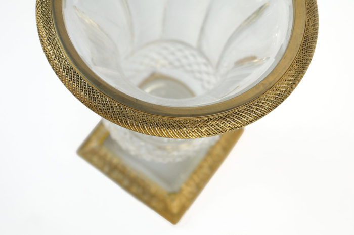 vase cristal taillé bronze doré câbles