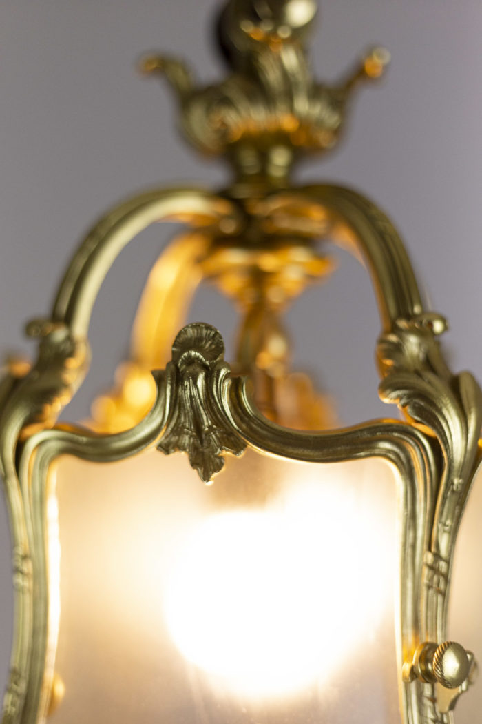 lanterne style louis xv bronze doré verre coquille