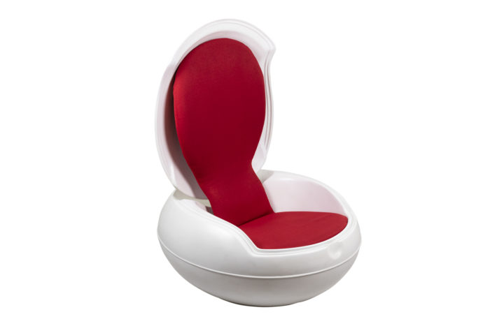 peter ghyczy egg chair fiberglass red fabric