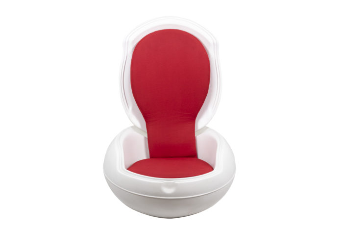 peter ghyczy egg chair fiberglass red fabric face