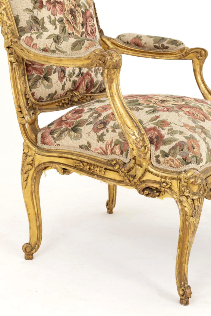 fauteuils style louis xv bois doré accotoir