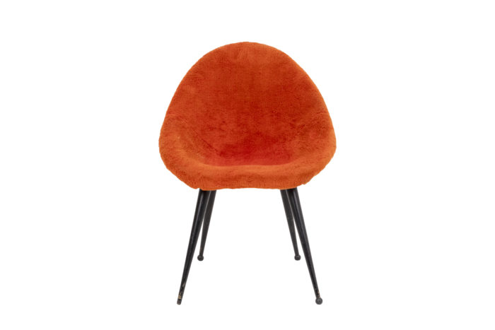 Egg-shaped armchair 2