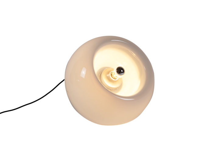 Lampe Vacuna trois quarts allumée 1