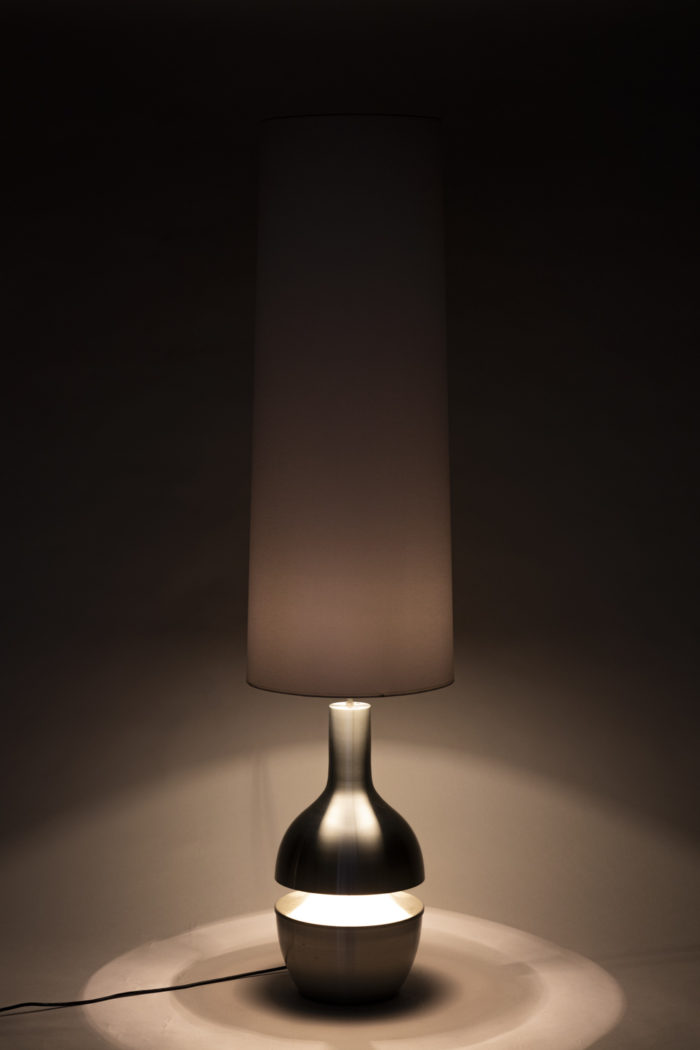 Lampe inox brossé allumée noir