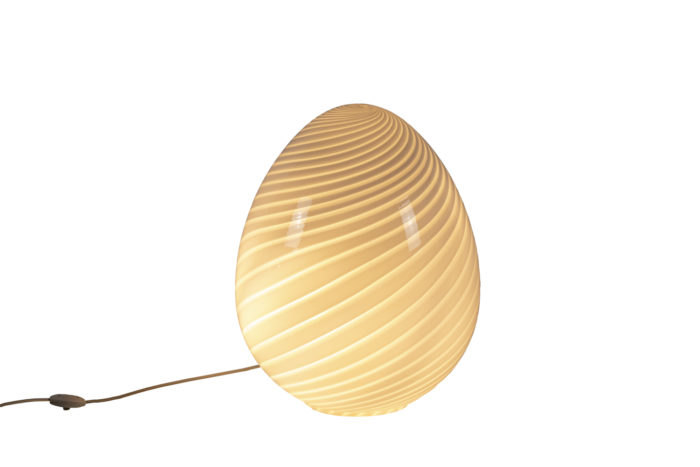 Egg-shaped lamp 2
